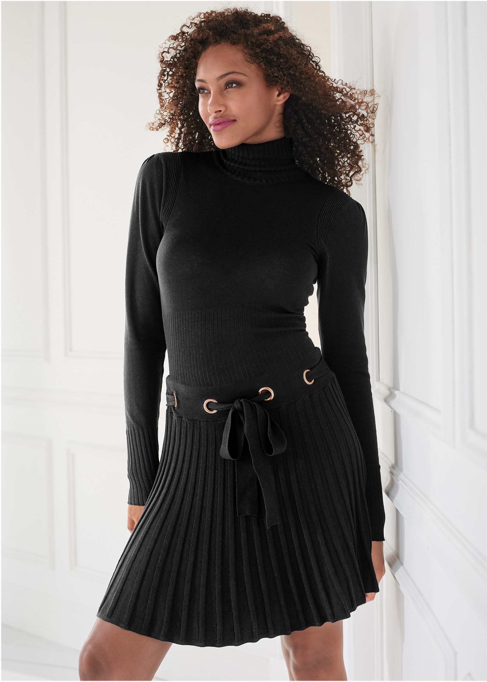 Black PLEATED SWEATER DRESS | VENUS